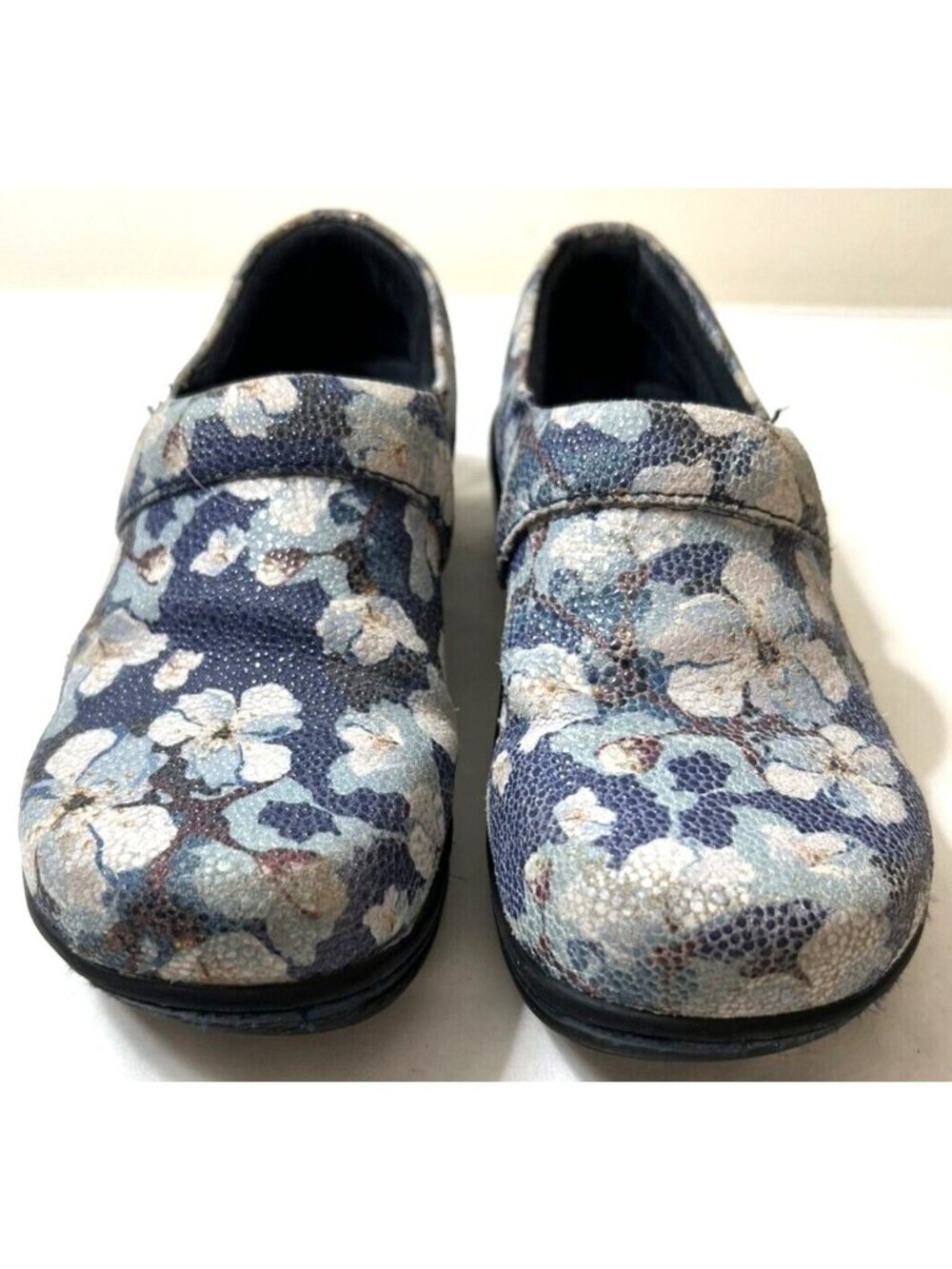Klogs Blue Floral Leather Slip On Shoes Size 6 Comfortable